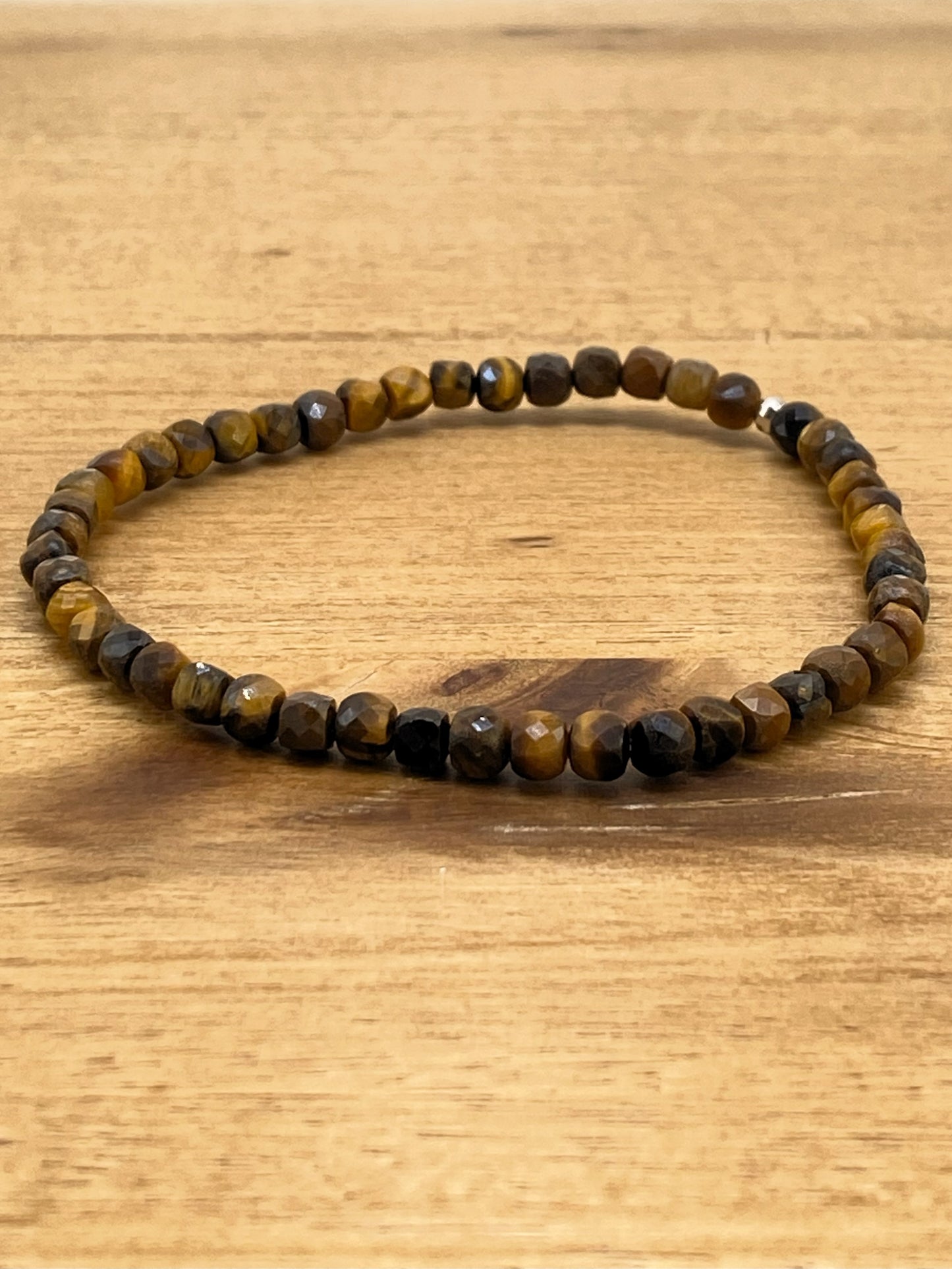 Tiger eye bracelet faceted cubes 4x4mm