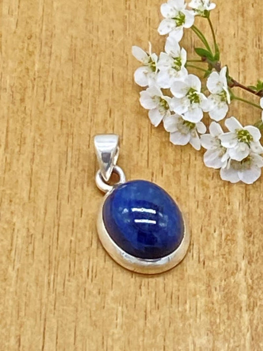 Sapphire blue pendant