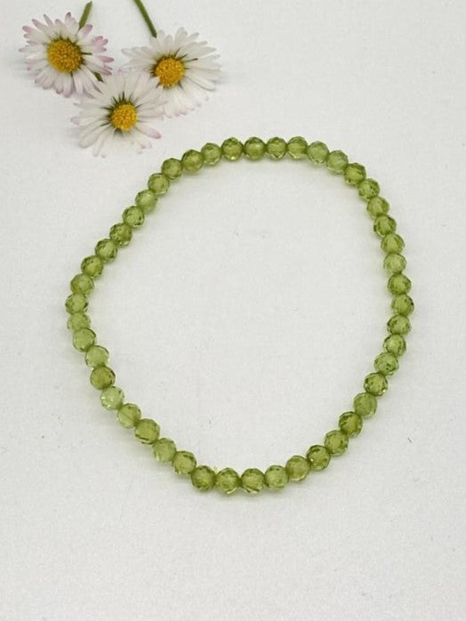 Peridot bracelet 4mm faceted beads