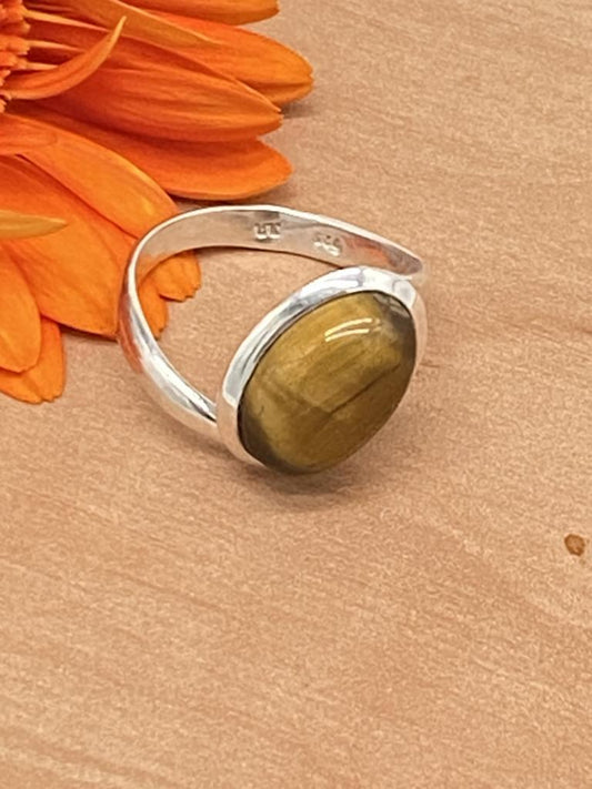 Tiger eye ring size 59