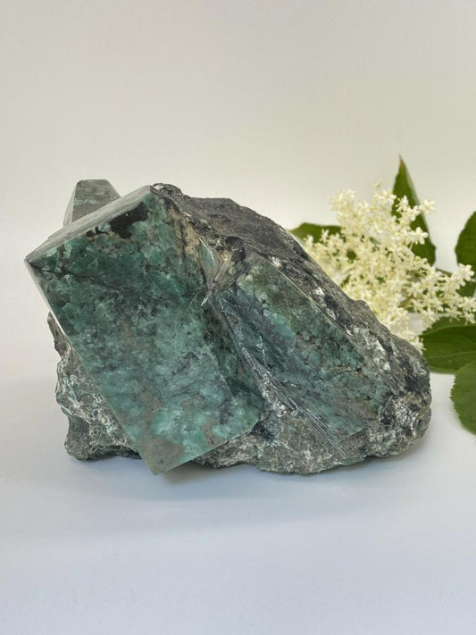 Emerald crystal specimen