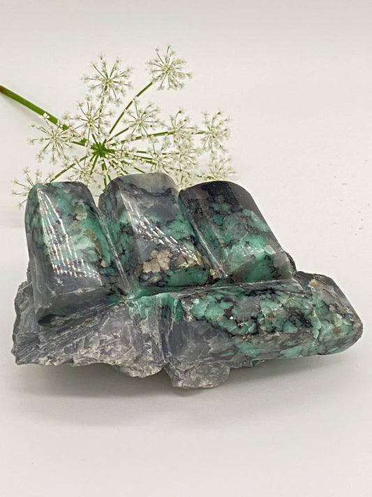 Emerald crystal specimen