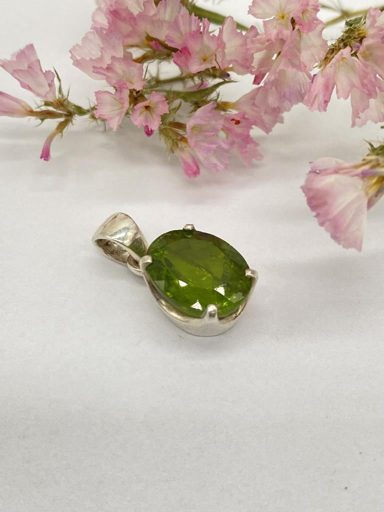 Peridot pendant 925 silver