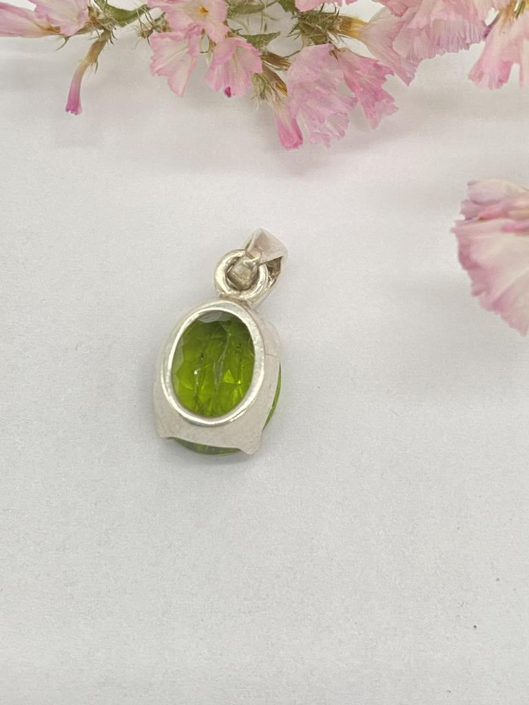 Peridot pendant 925 silver